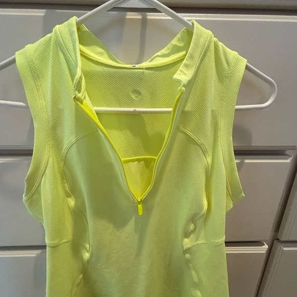 Front-Zip Mockneck Tennis Tank Top - Picture 10 of 10